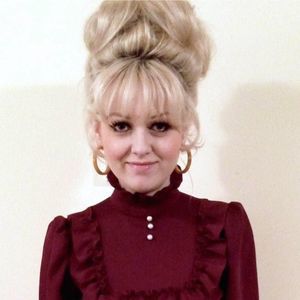 Meet your Posher, Ákilena